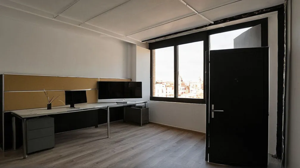 Виселений скульптор: історія митця, який перетворив руїни в Мадриді на дім