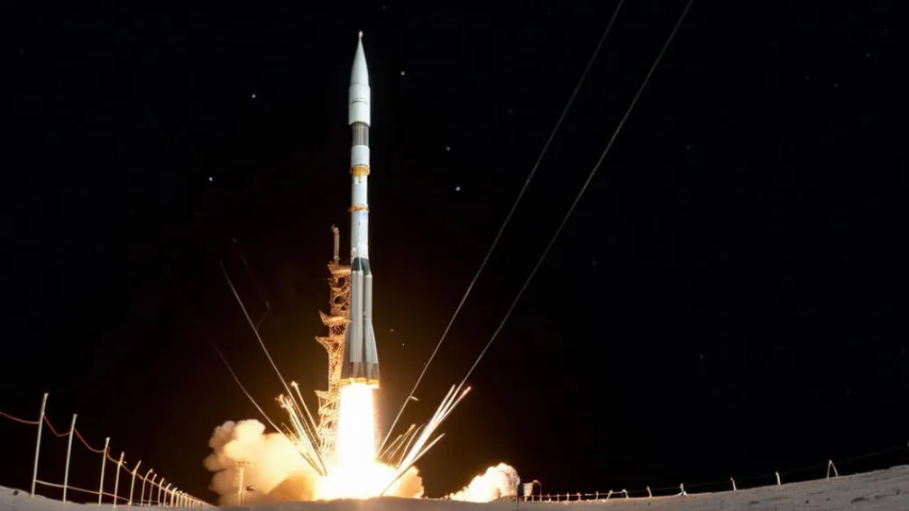 Запуск першого супутника