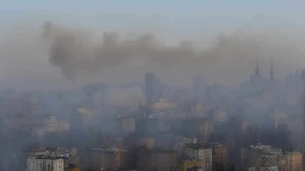 Масована атака дронів і ракет РФ: загиблі у Києві