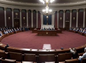 Політична криза в Іспанії: PSOE та Sumar шукають вихід після арешту Сантоса Сердана