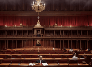 Адан Аугусто Лопес утримує позицію в Сенаті: політичні ігри та реформи