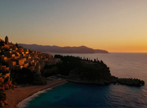 Серіал «Маршрут»: від кінця Франко до клубної Ібіци – дві паралельні Іспанії в одній історії