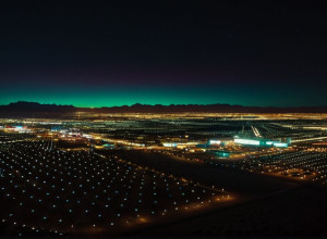 «Вегас» Джона Грегорі Данна: Гірка оповідь про журналістику та місто гріхів