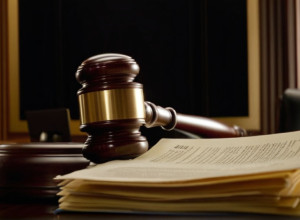 Суддя у "справі масок" в Альмерії просить відвести її від розгляду через особисті зв'язки з одним із фігурантів