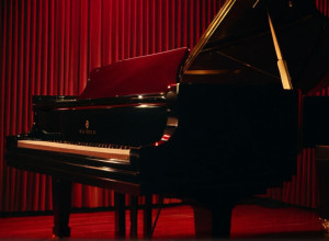 Оксамит Ночі Білла Еванса: Глибоке Занурення у Світ Джазу