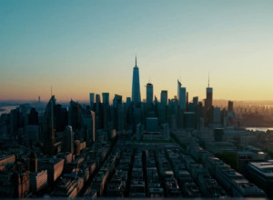 Ейлін Хіггінс увійшла в історію, ставши першою жінкою-мером Маямі та порушивши консервативну гегемонію