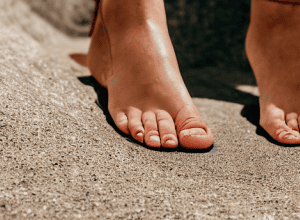 700 євро за відчуття майже босоніж? Повернення «barefoot» стилю викликає дискусії