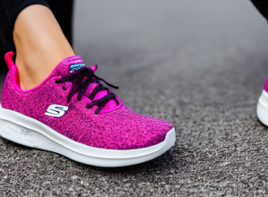 Skechers: 5 жіночих топ-моделей зі знижками