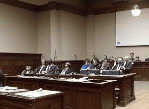 Конституційний суд: Не можна забороняти роботу через відмову від вакцинації