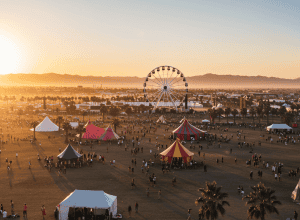 Очікування та реальність першого Coachella: спека, черги, позерство та лимонади за ціною шампанського