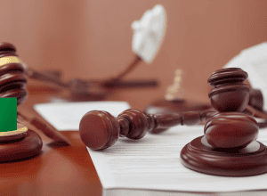 Суд наполягає на вказівці на Уряд Андалусії через скасування попереднього контролю над надзвичайними медичними контрактами