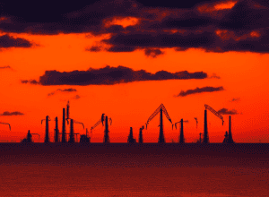 Ціна на нафту прямує до 50 доларів через нарощування видобутку ОПЕК та торговельну війну