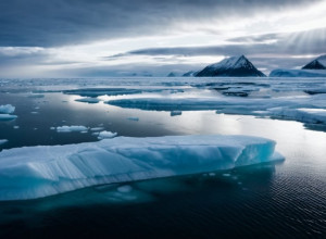 Хімік Девід Кінг: "Експерименти з охолодження планети необхідно продовжувати, а не зупиняти"
