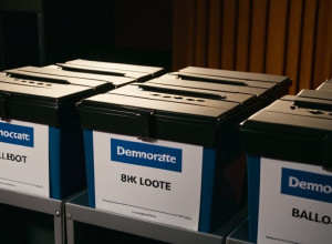 Вибори в Гондурасі: Напружена боротьба за президентство вирішується голос за голосом