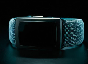 Асоціація подає колективний позов через несправності браслетів для захисту від домашнього насильства