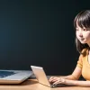 Каталонія забороняє смартфони та розумні годинники у школах: відкат від цифровізації