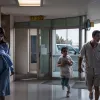 Втікачі з пологового будинку: батьки втекли з немовлям, щоб уникнути аналізів