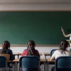 Мексиканські далекобійники вивчають англійську мову через нові вимоги США