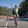 Погачар наближається до перемоги в Тур де Франс, а Каден Гроувс виграє передостанній етап