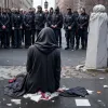 В Іспанії затримано двох чоловіків за напад на літню жінку та її сина через ненависть до бідності