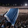 Напад на Мілея: президента Аргентини евакуювали після обстрілу під час передвиборчої кампанії