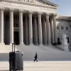 Верховний суд США дозволив рейди проти іммігрантів у Лос-Анджелесі: що це означає