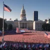 Абаскаль використовує страх перед мігрантами для залучення жіночого електорату та критики опонентів